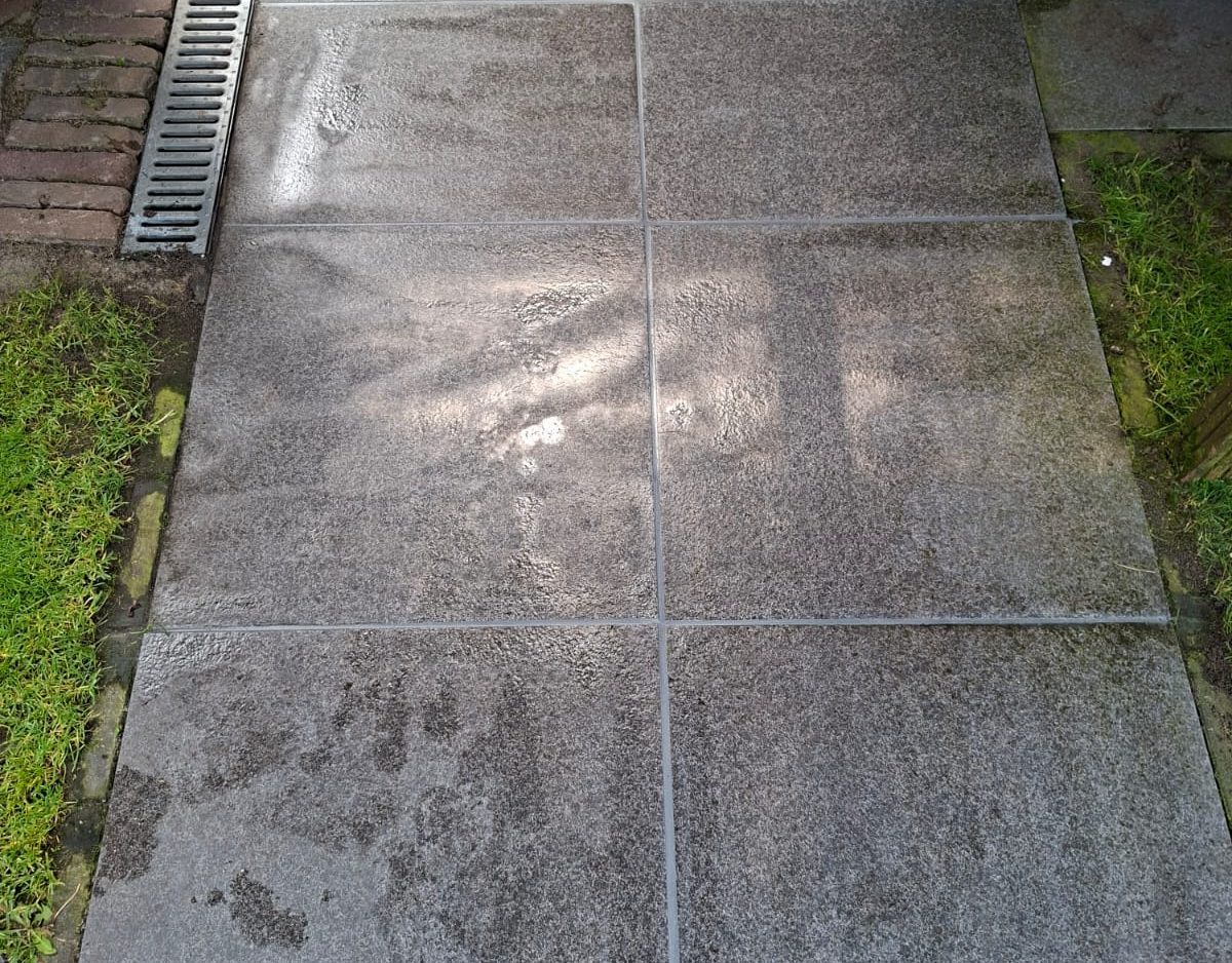 Terrasvoegen vervangen door epoxyvoegen